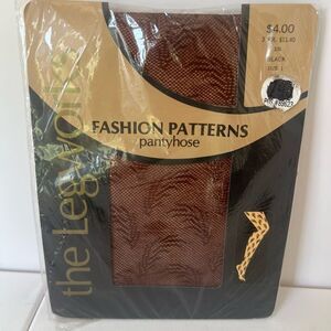 The Legwork’s Fashion Patterns Pantyhose Black Feathers Mesh Sz 1 S-M NISP